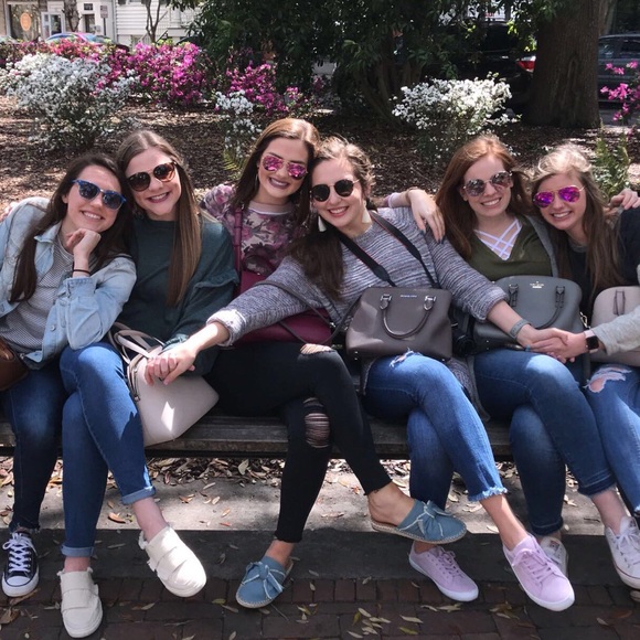 Meet your Posher, Katherine - Picture 2 of 3